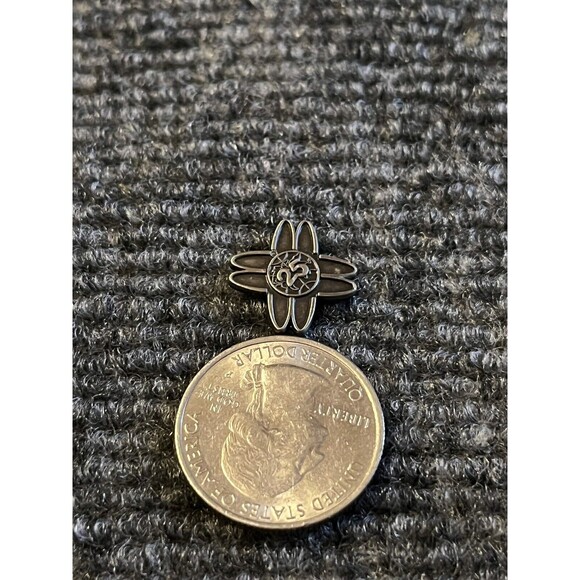 McDonald’s 25th Anniversary Atom Employee Lapel Hat Pin - Picture 2 of 3